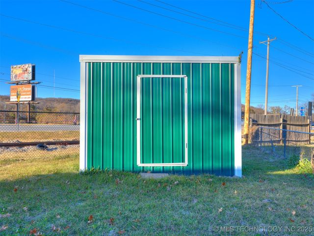 2303 W 40th Street, Tulsa, OK 74107