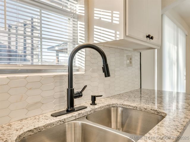 2303 W 40th Street, Tulsa, OK 74107