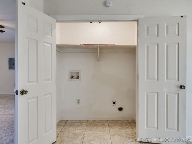 2303 W 40th Street, Tulsa, OK 74107