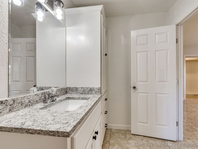 2303 W 40th Street, Tulsa, OK 74107