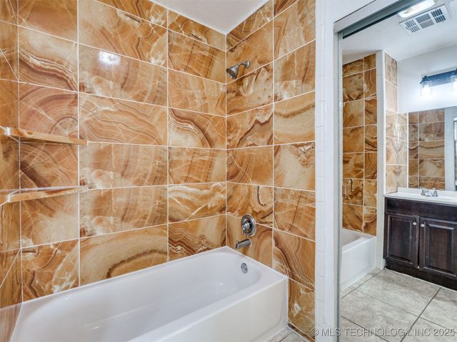 2303 W 40th Street, Tulsa, OK 74107