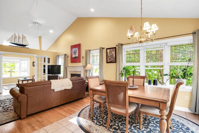 21 Briallia Circle, Newmarket, NH 03857
