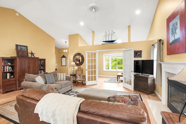 21 Briallia Circle, Newmarket, NH 03857