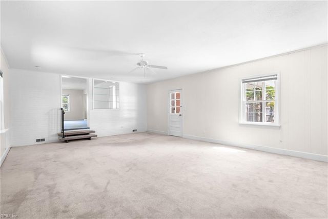 517 Kingston DR, Virginia Beach, VA 23452