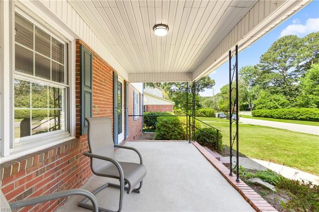 517 Kingston DR, Virginia Beach, VA 23452