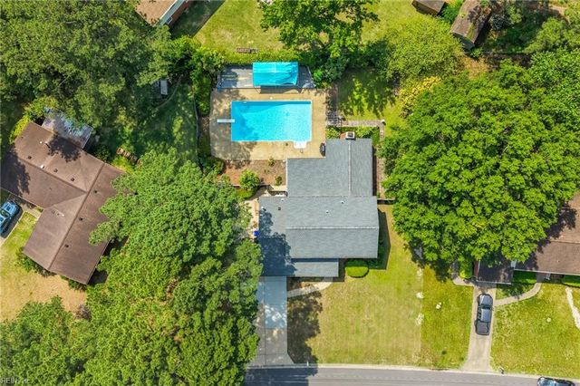 517 Kingston DR, Virginia Beach, VA 23452
