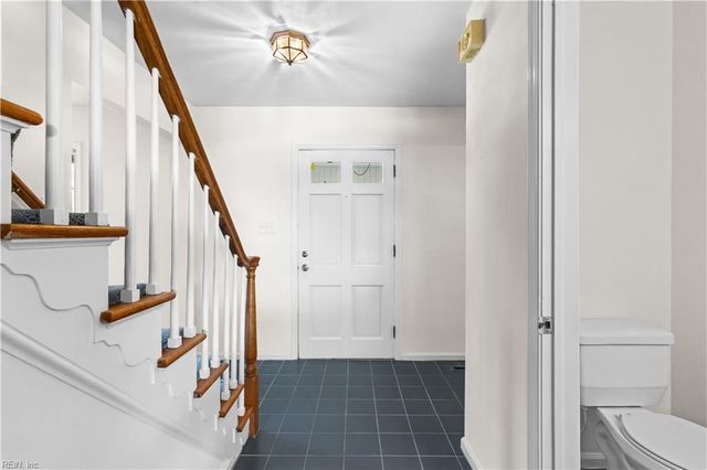 517 Kingston DR, Virginia Beach, VA 23452