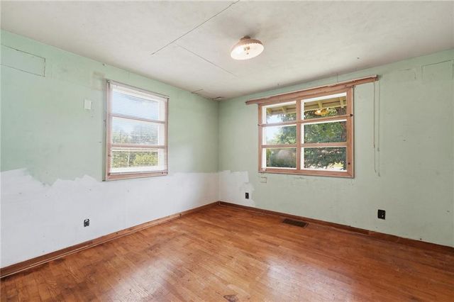 2514 S Hawthorne Avenue, Independence, MO 64052