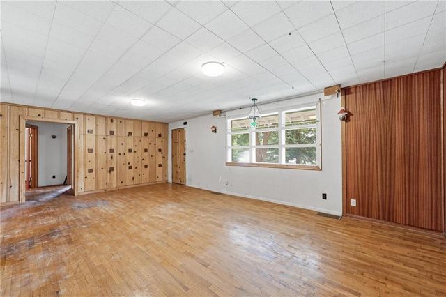 2514 S Hawthorne Avenue, Independence, MO 64052