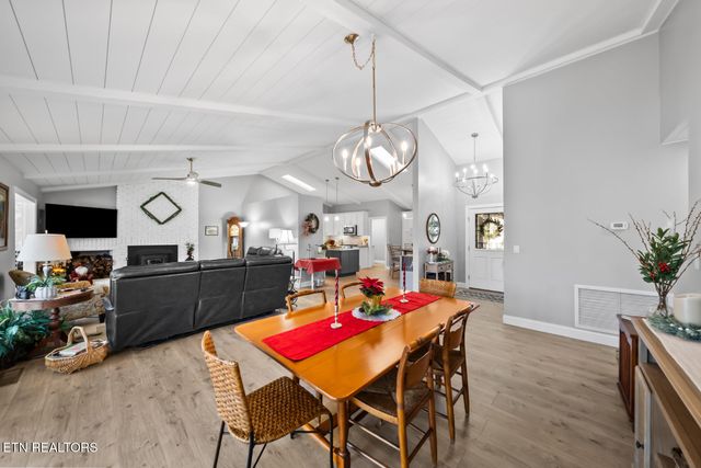 244 Lakeside Dr, Fairfield Glade, TN 38558