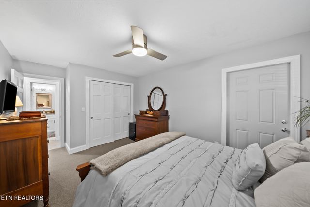 244 Lakeside Dr, Fairfield Glade, TN 38558