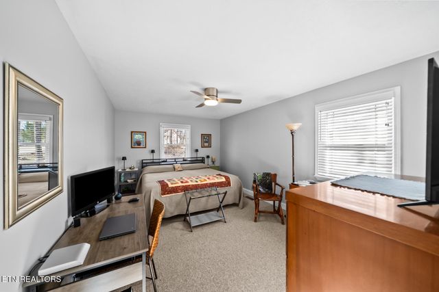 244 Lakeside Dr, Fairfield Glade, TN 38558