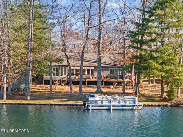 244 Lakeside Dr, Fairfield Glade, TN 38558