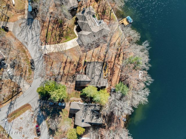 244 Lakeside Dr, Fairfield Glade, TN 38558