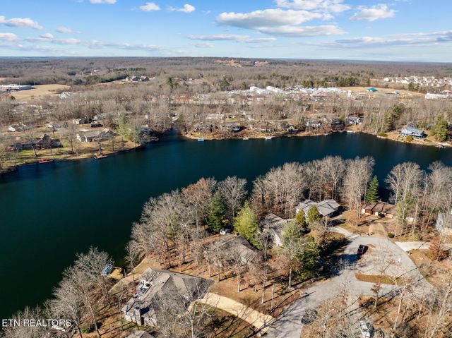 244 Lakeside Dr, Fairfield Glade, TN 38558