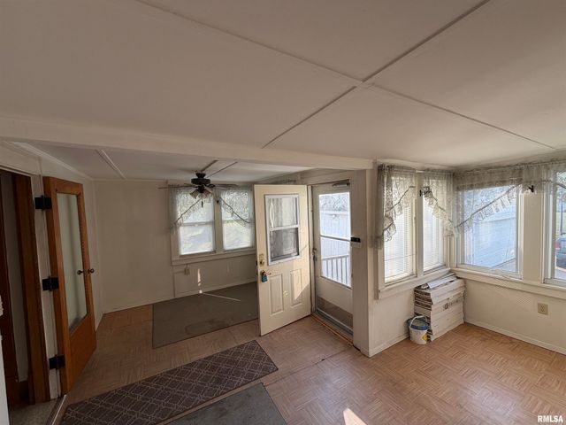 23611 N County Highway 22 Highway, Canton, IL 61520