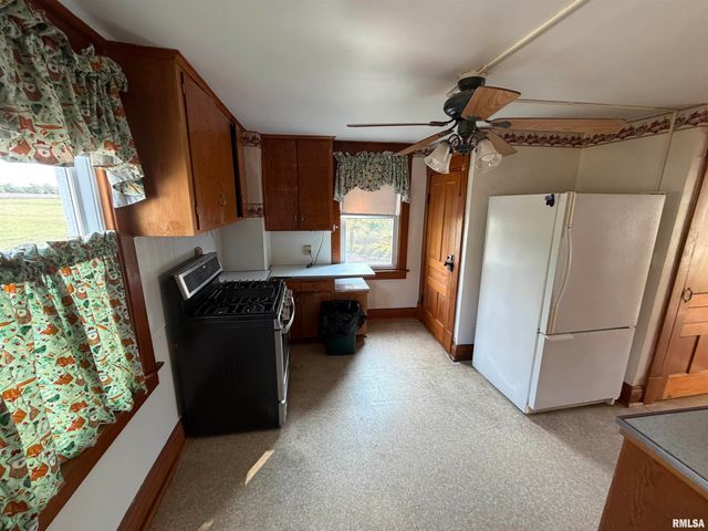 23611 N County Highway 22 Highway, Canton, IL 61520