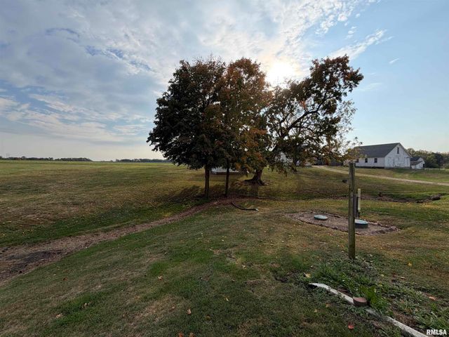 23611 N County Highway 22 Highway, Canton, IL 61520