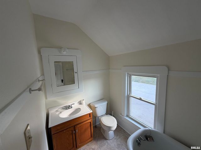 23611 N County Highway 22 Highway, Canton, IL 61520