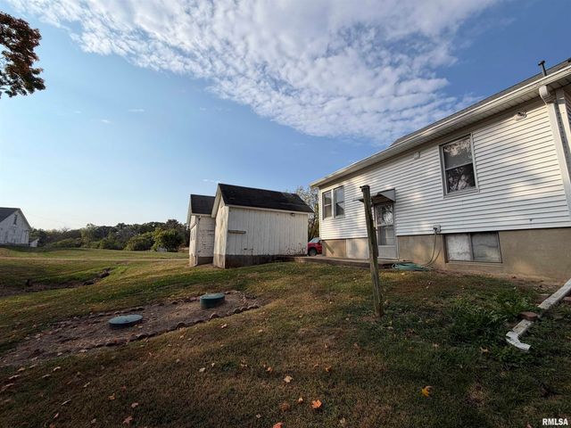 23611 N County Highway 22 Highway, Canton, IL 61520