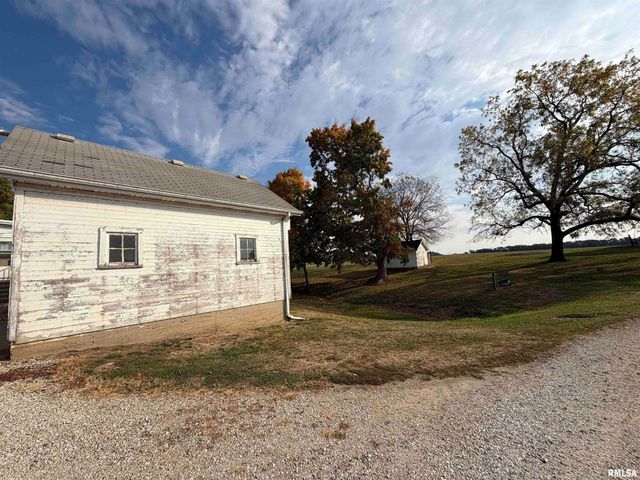 23611 N County Highway 22 Highway, Canton, IL 61520