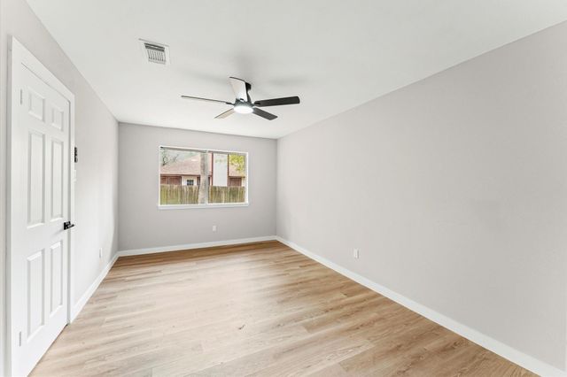 30 N Drifting Leaf Court, Spring, TX 77380