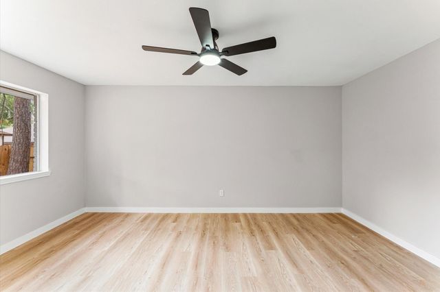 30 N Drifting Leaf Court, Spring, TX 77380