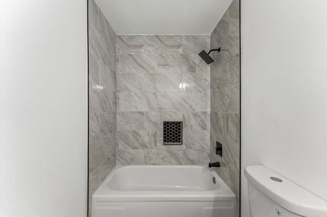 30 N Drifting Leaf Court, Spring, TX 77380