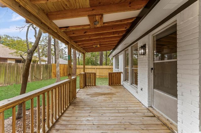 30 N Drifting Leaf Court, Spring, TX 77380