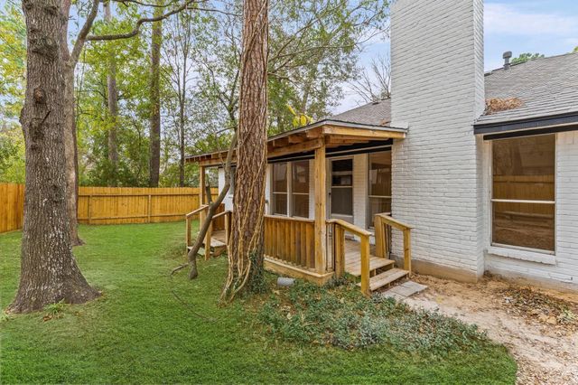 30 N Drifting Leaf Court, Spring, TX 77380