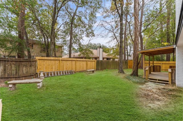 30 N Drifting Leaf Court, Spring, TX 77380