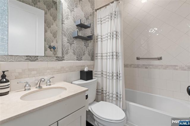 1600 Kaufer Lane 3, Fort Lee, NJ 07024