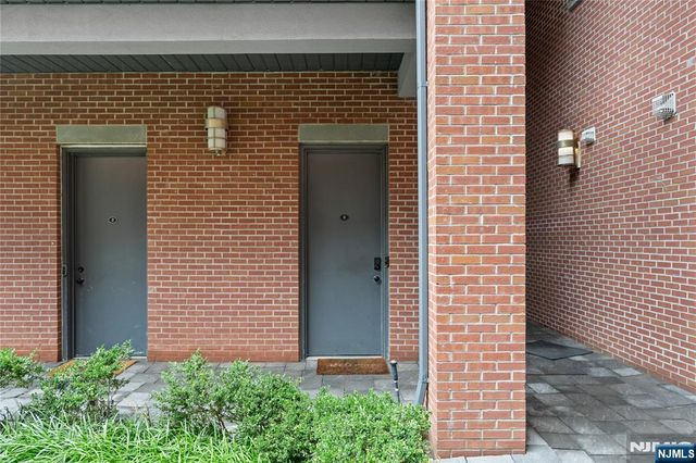 1600 Kaufer Lane 3, Fort Lee, NJ 07024