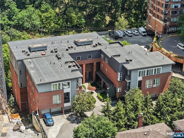 1600 Kaufer Lane 3, Fort Lee, NJ 07024