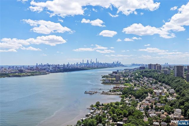 1600 Kaufer Lane 3, Fort Lee, NJ 07024