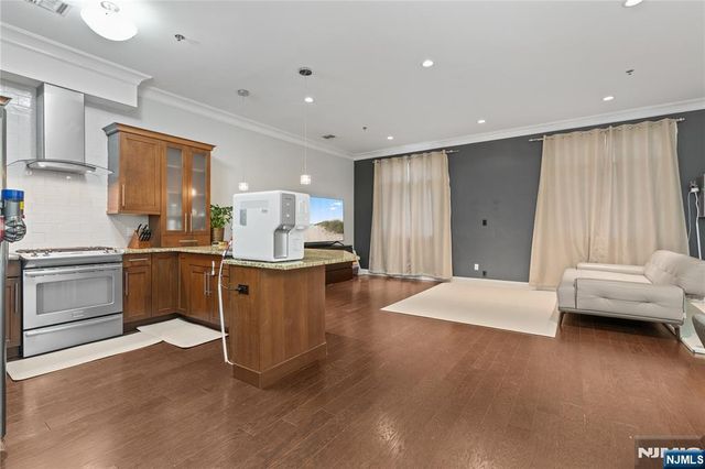 1600 Kaufer Lane 3, Fort Lee, NJ 07024