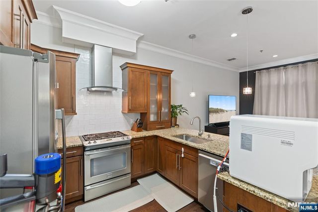 1600 Kaufer Lane 3, Fort Lee, NJ 07024