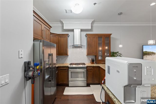1600 Kaufer Lane 3, Fort Lee, NJ 07024