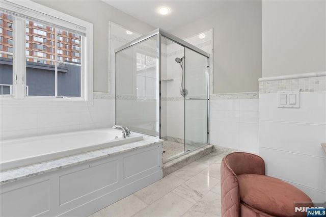 1600 Kaufer Lane 3, Fort Lee, NJ 07024