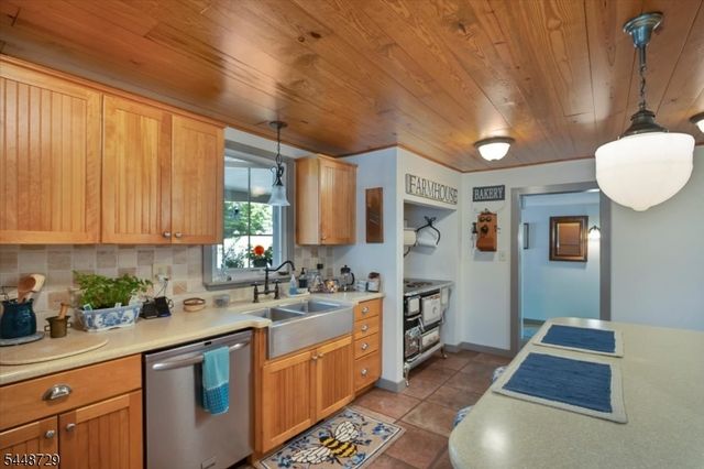 206 Mcpeek Rd, Andover Twp., NJ 07848