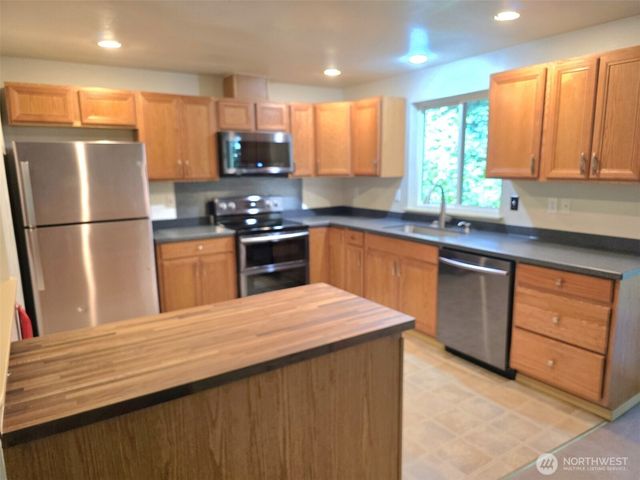 21724 E Terra Lane SE, Yelm, WA 98597
