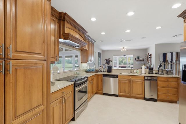 29922 BAYWOOD LANE, Wesley Chapel, FL 33543