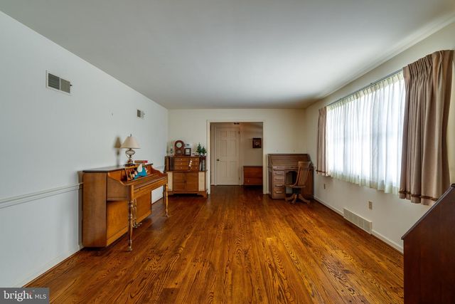 213 MAPLE AVE, Quarryville, PA 17566