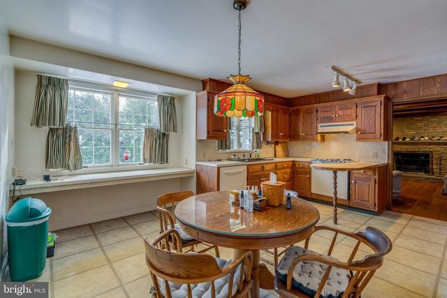 213 MAPLE AVE, Quarryville, PA 17566