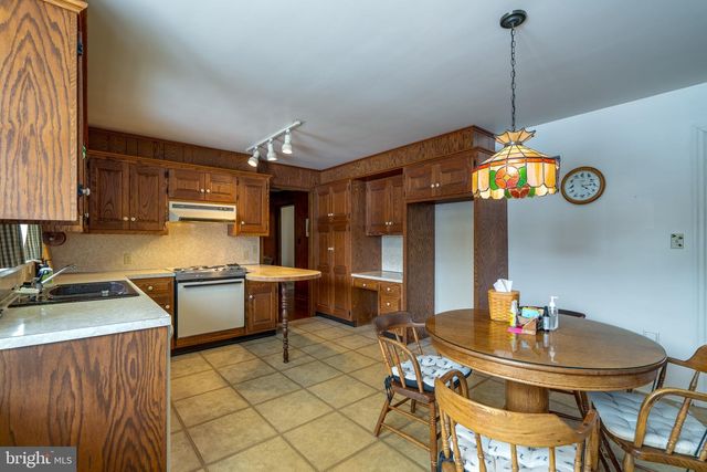 213 MAPLE AVE, Quarryville, PA 17566