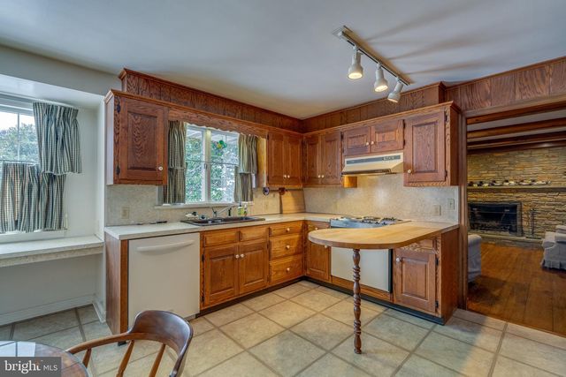 213 MAPLE AVE, Quarryville, PA 17566