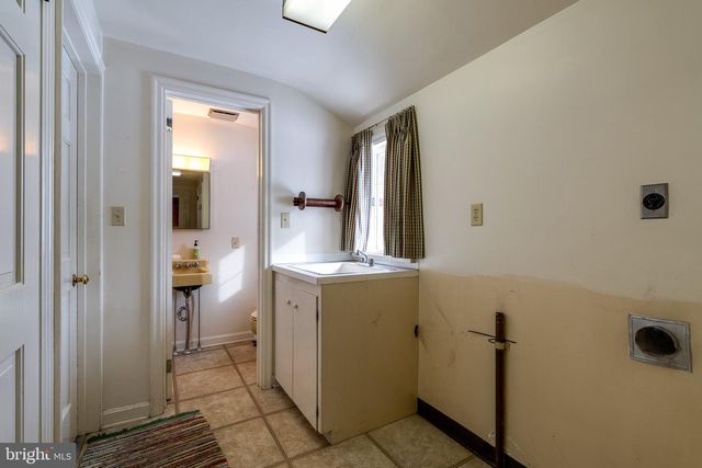 213 MAPLE AVE, Quarryville, PA 17566