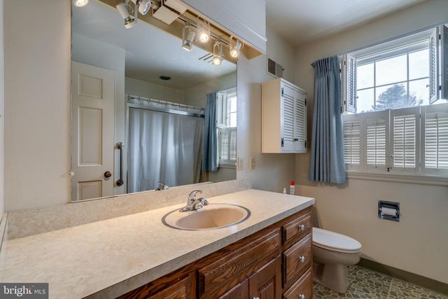 213 MAPLE AVE, Quarryville, PA 17566