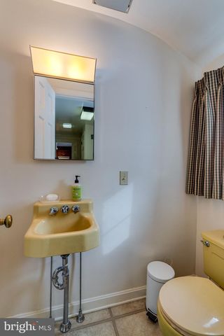 213 MAPLE AVE, Quarryville, PA 17566