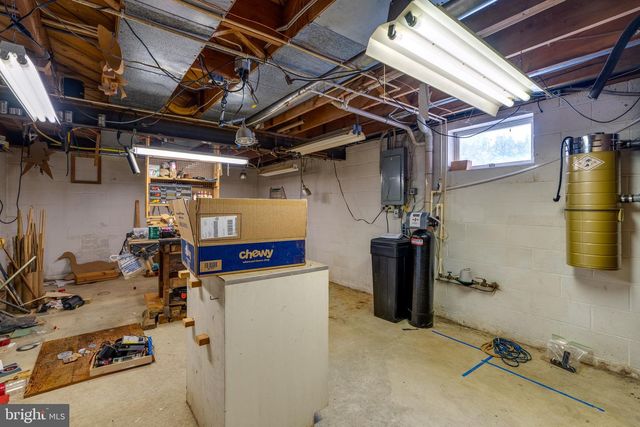 213 MAPLE AVE, Quarryville, PA 17566